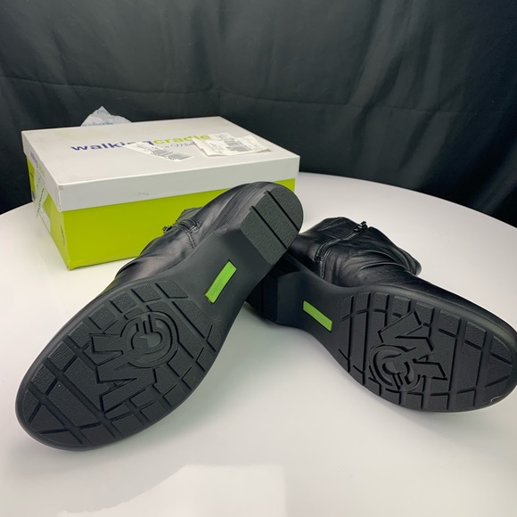 Walking Cradle Esme Bootie - Picture 7 of 7